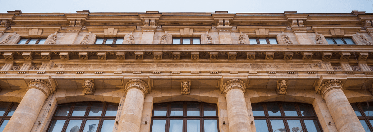 Art Gallery Façades in Captivating Visitors